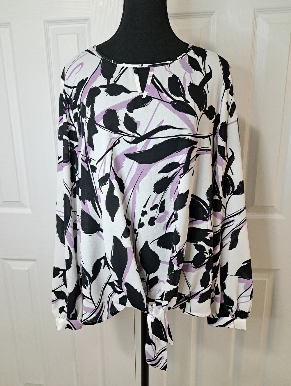 Apt. 9 Blouse Leaf Print Tie Front Size XL White Black Purple Relaxed Abstract